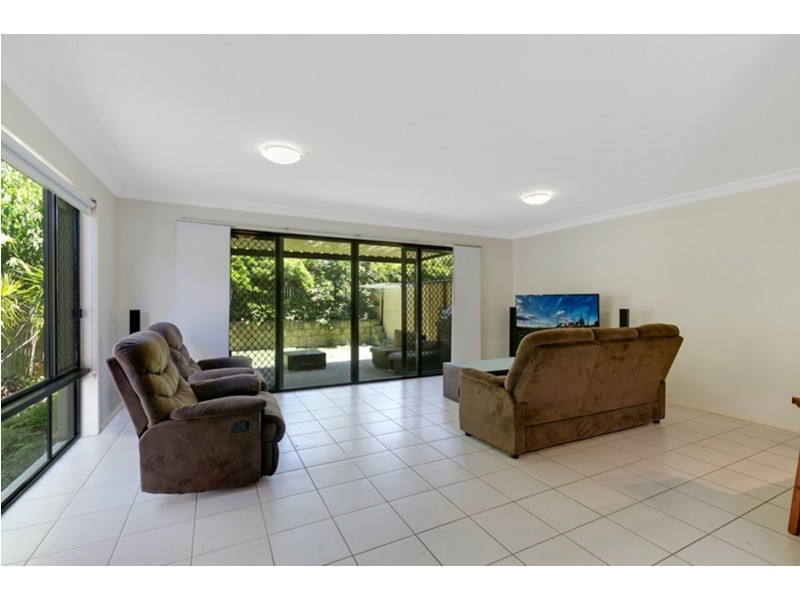 2/49 Melinda Street, Southport QLD 4215