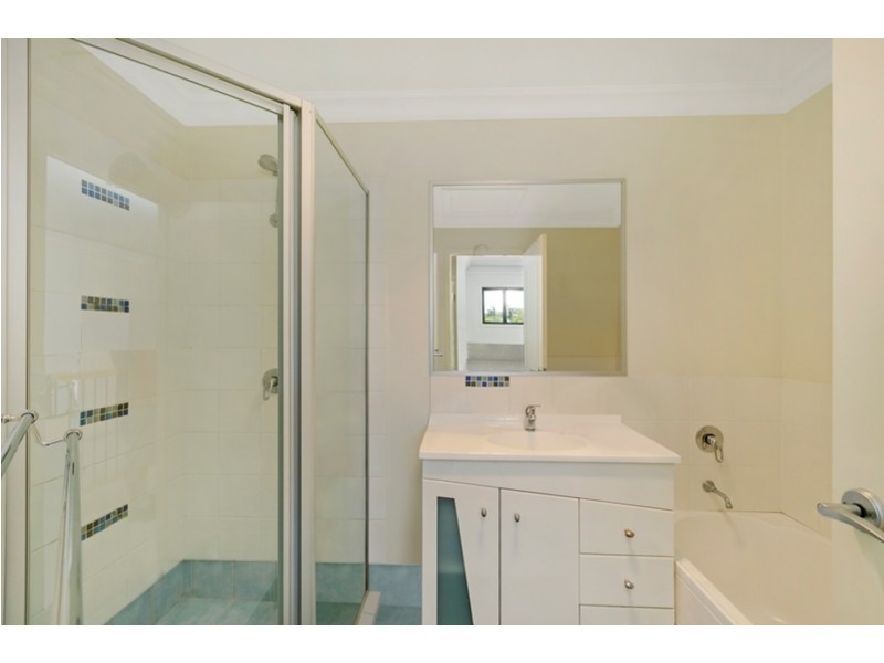 2/49 Melinda Street, Southport QLD 4215