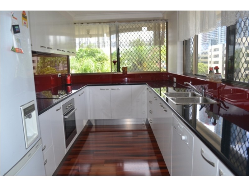 5B/10 Marine Parade, Southport QLD 4215