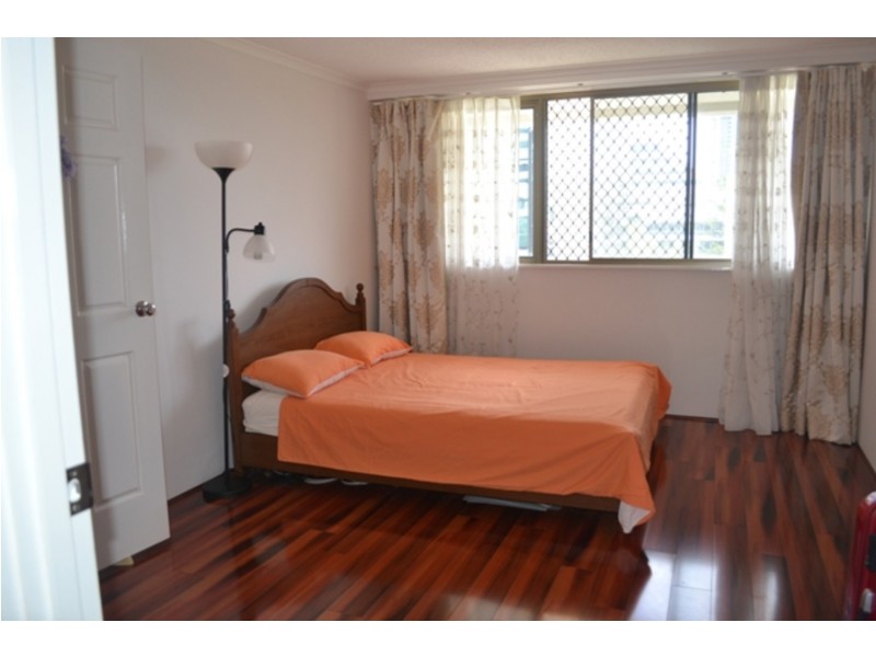 5B/10 Marine Parade, Southport QLD 4215