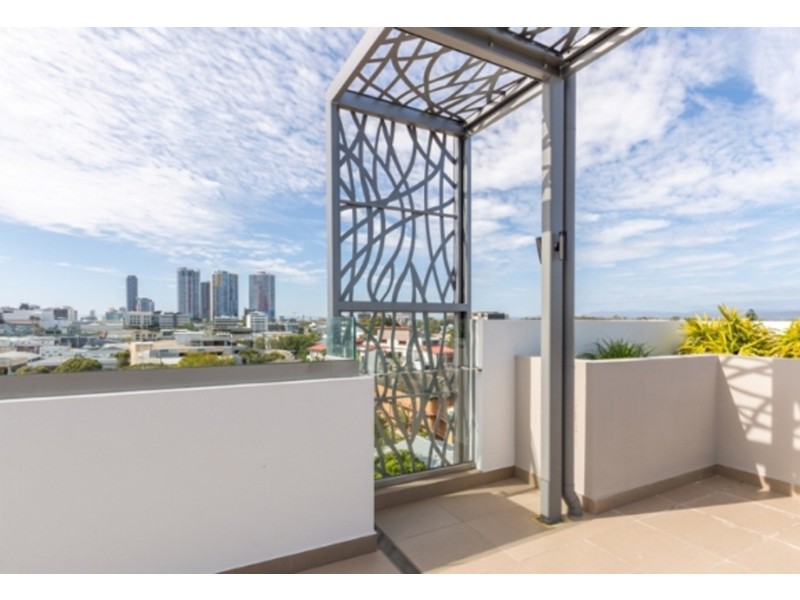 203/26-28 Gray Street, Southport QLD 4215
