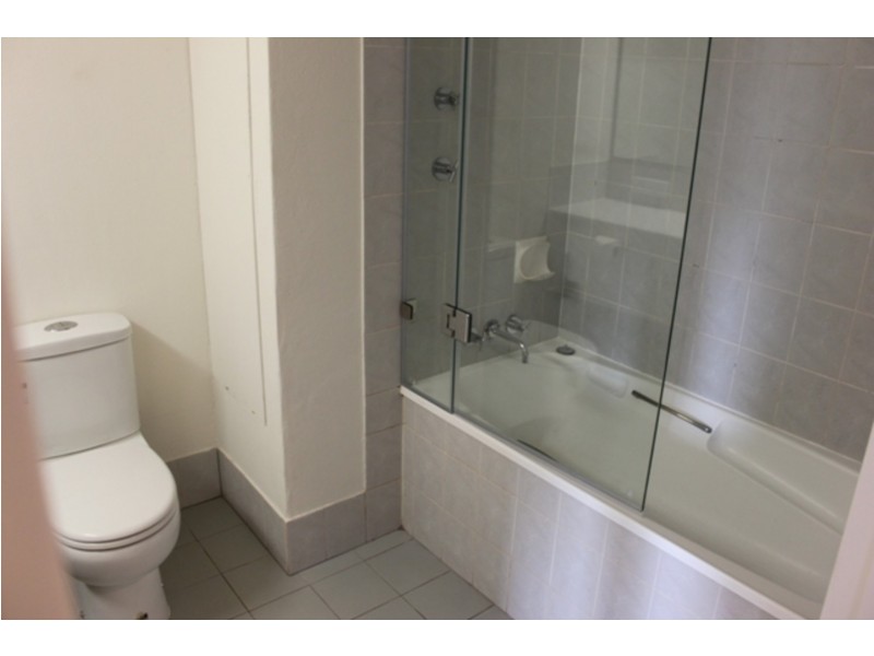 616/2 Barney Street, Southport QLD 4215