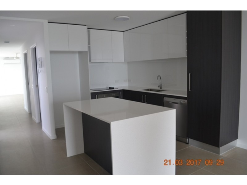 801/26 Spendelove Avenue, Southport QLD 4215