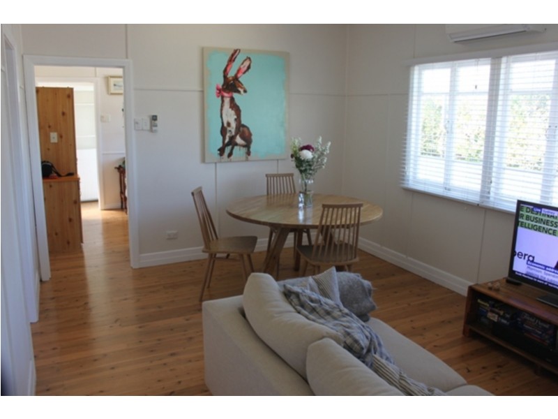 16 Mole Avenue, Southport QLD 4215