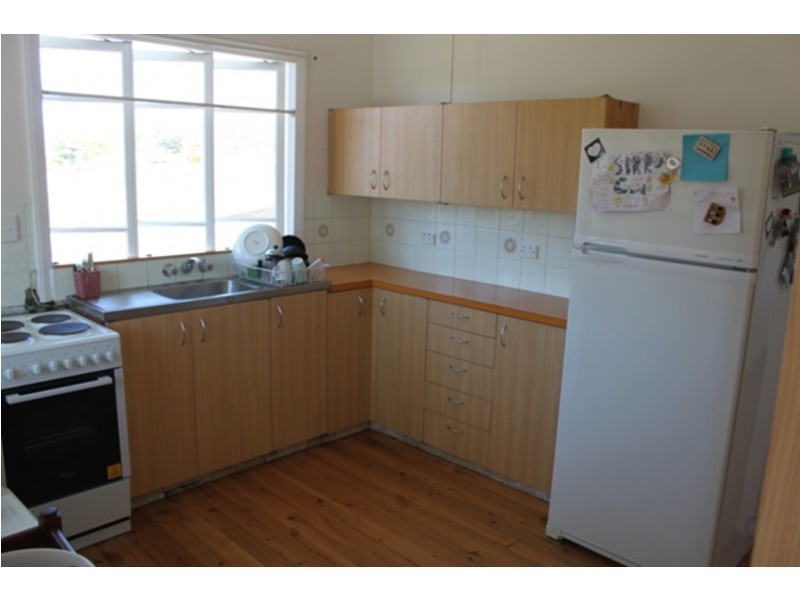 16 Mole Avenue, Southport QLD 4215