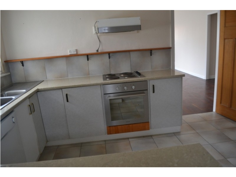 72 Falconer Street, Southport QLD 4215