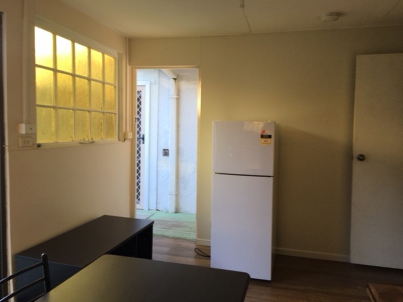 72 Falconer Street, Southport QLD 4215