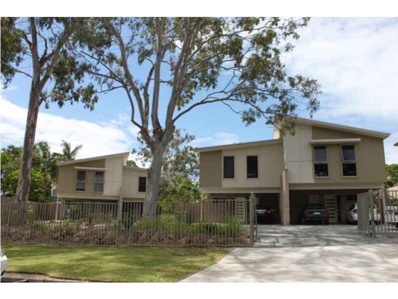 1/135 Falconer Street, Southport QLD 4215