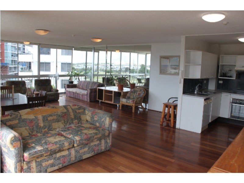 19/18 Queen Street, Southport QLD 4215
