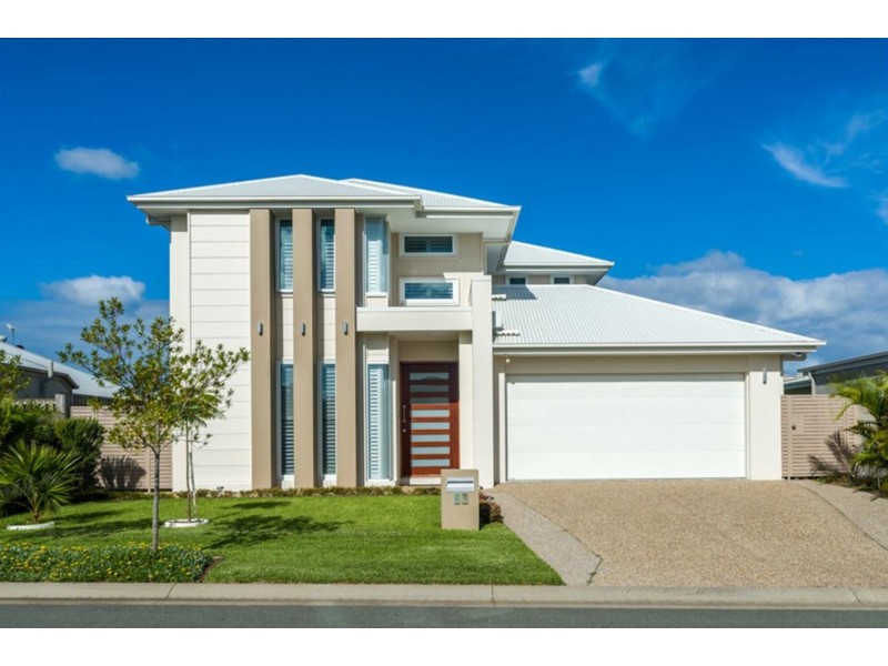 17 Azure Way, Hope Island QLD 4212