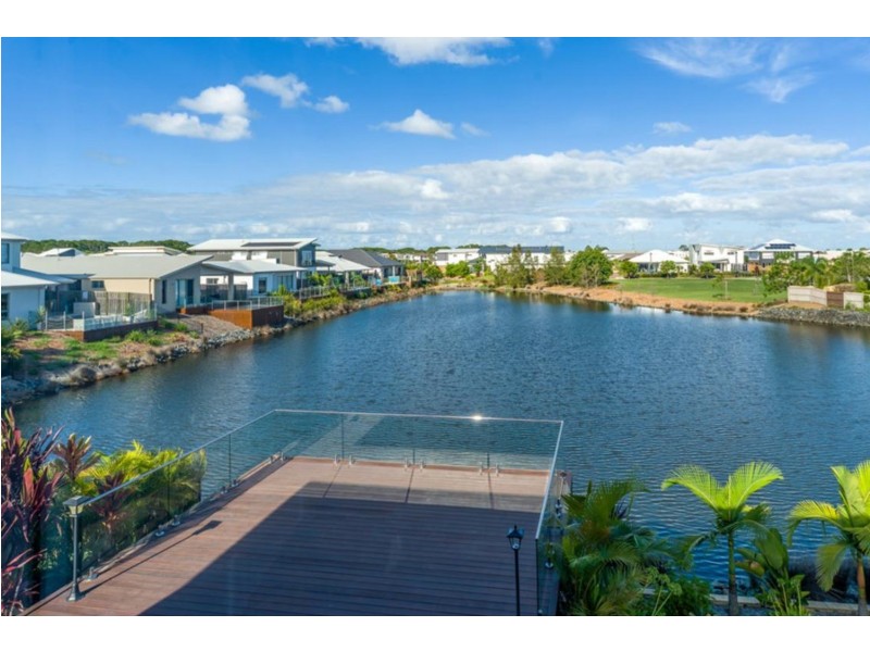 17 Azure Way, Hope Island QLD 4212