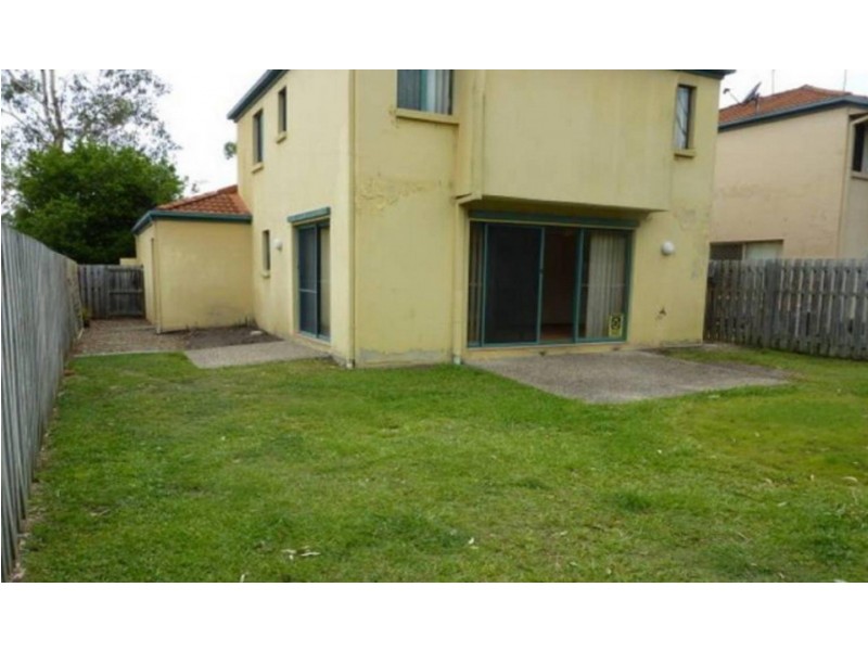 174 Greenacre Drive, Arundel QLD 4214