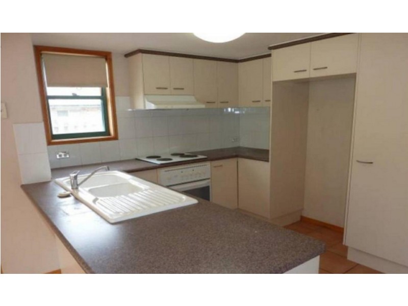 174 Greenacre Drive, Arundel QLD 4214