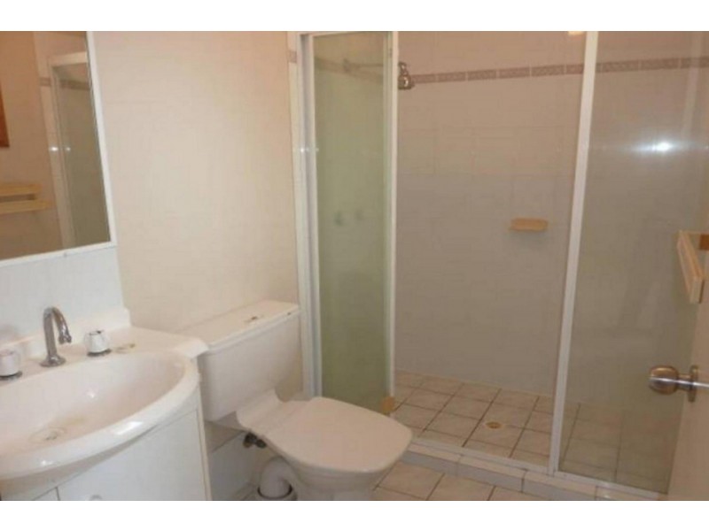 174 Greenacre Drive, Arundel QLD 4214