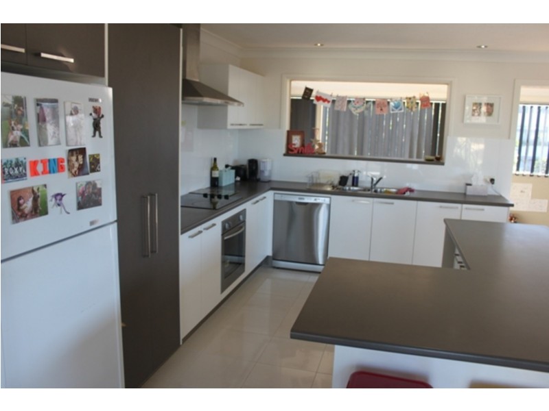 25 Killowill Avenue, Paradise Point QLD 4216
