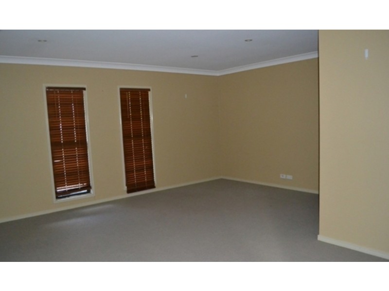 58 Marble Arch Place, Arundel QLD 4214