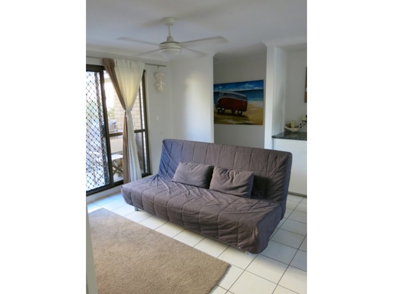 1/16 Rosewood Avenue, Broadbeach QLD 4218