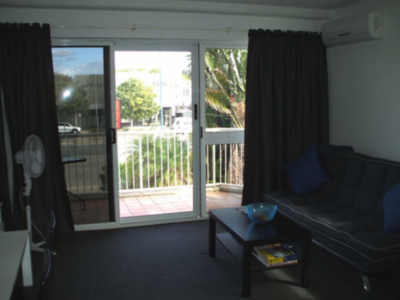 220/2007 Gold Coast Highway, Miami QLD 4220