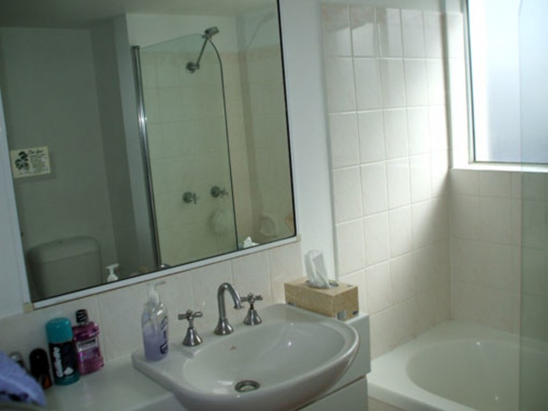 220/2007 Gold Coast Highway, Miami QLD 4220