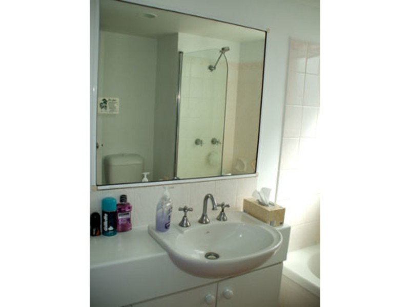 220/2007 Gold Coast Highway, Miami QLD 4220