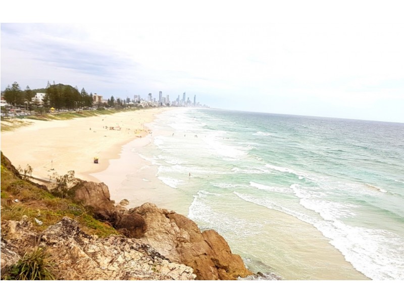 220/2007 Gold Coast Highway, Miami QLD 4220