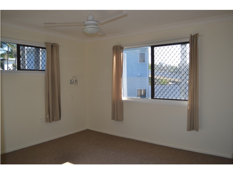 2/2 Ellen Street, Southport QLD 4215