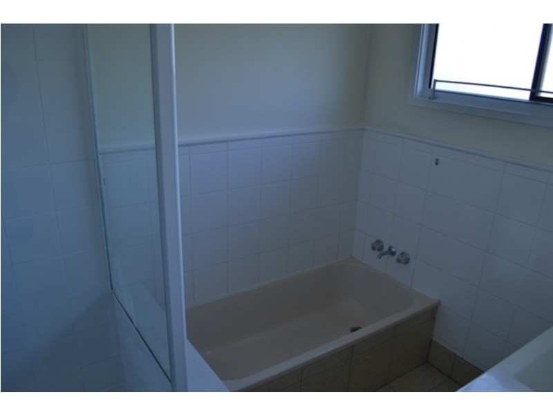 2/2 Ellen Street, Southport QLD 4215