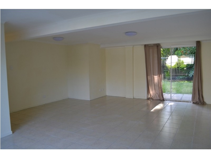 2/2 Ellen Street, Southport QLD 4215