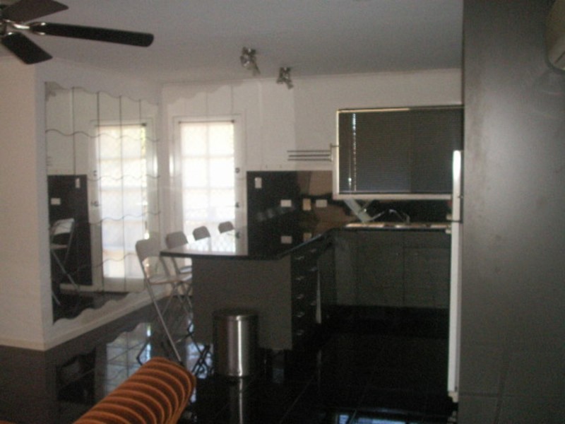 1/11 Caroline Avenue, Southport QLD 4215