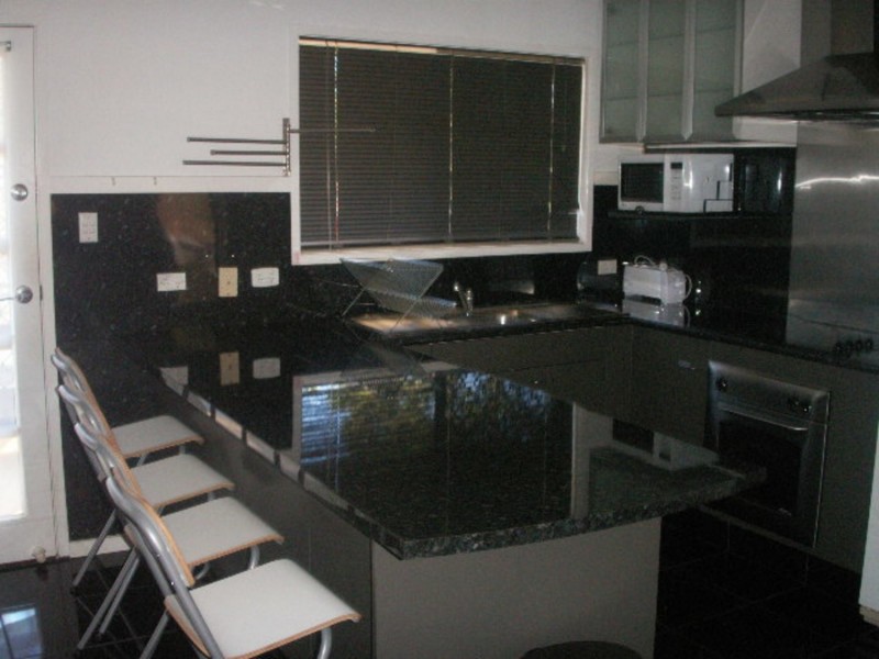 1/11 Caroline Avenue, Southport QLD 4215