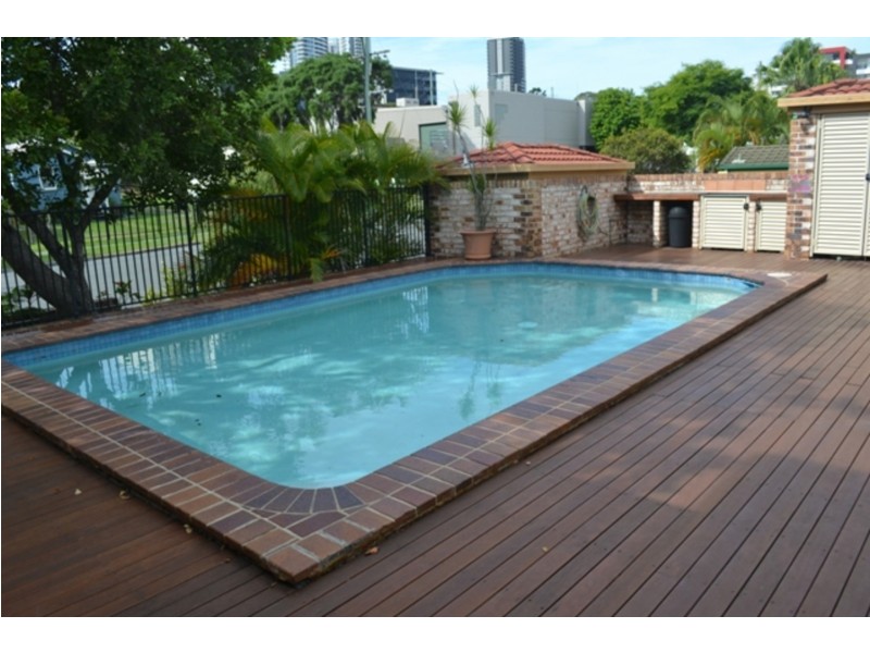 15/14 Spendelove Street, Southport QLD 4215