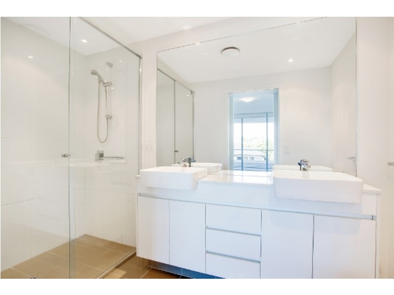 208/11 Compass Drive, Biggera Waters QLD 4216