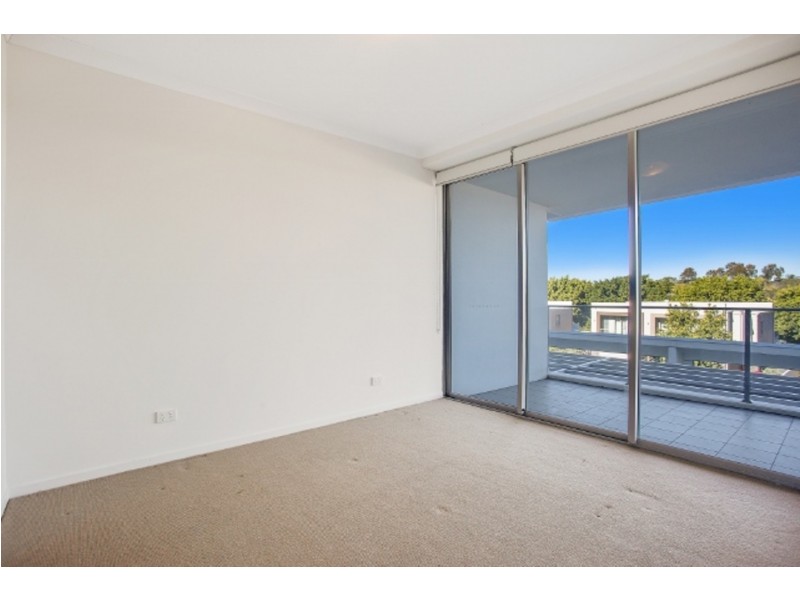208/11 Compass Drive, Biggera Waters QLD 4216