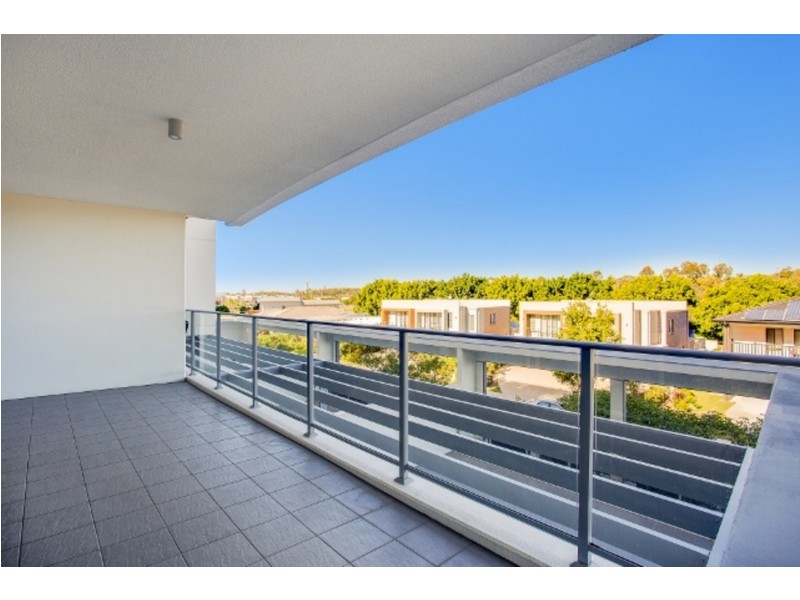 208/11 Compass Drive, Biggera Waters QLD 4216