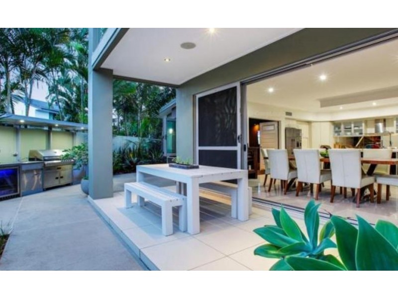 12 Kapala Street, Southport QLD 4215