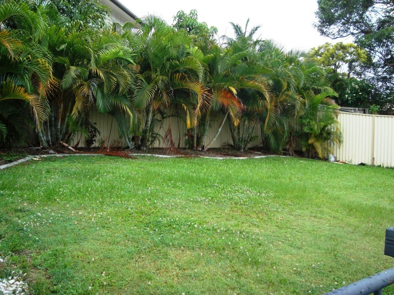 2/35 Terrigal Crescent, Southport QLD 4215
