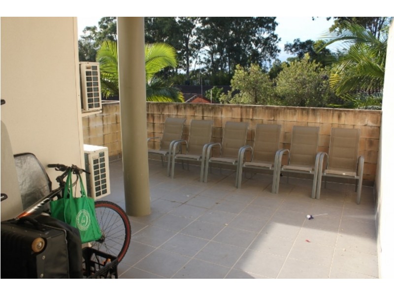 8/148 High Street, Southport QLD 4215