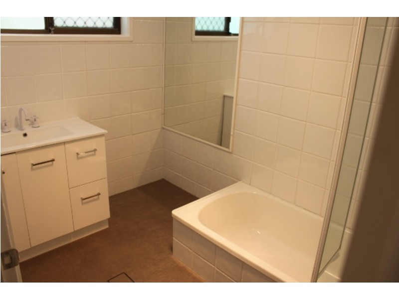 1 Yarradup Street, Ashmore QLD 4214