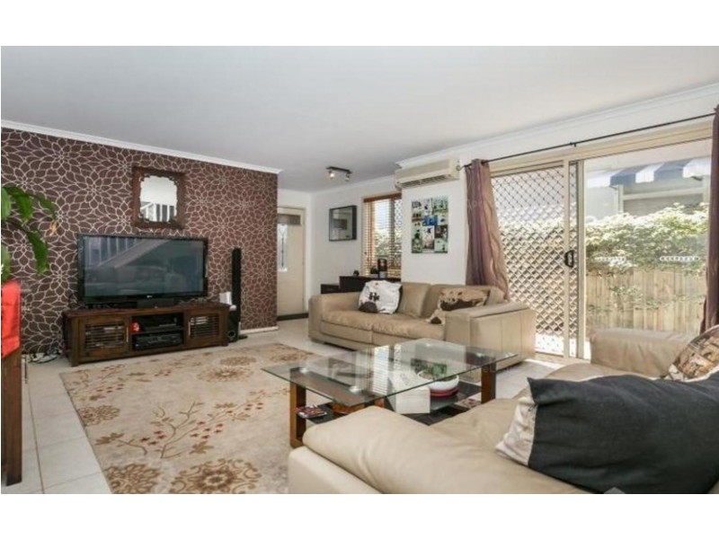 1/122 Johnston Street, Southport QLD 4215