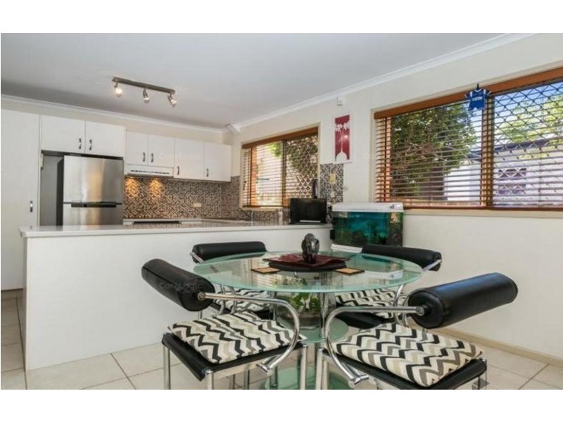 1/122 Johnston Street, Southport QLD 4215