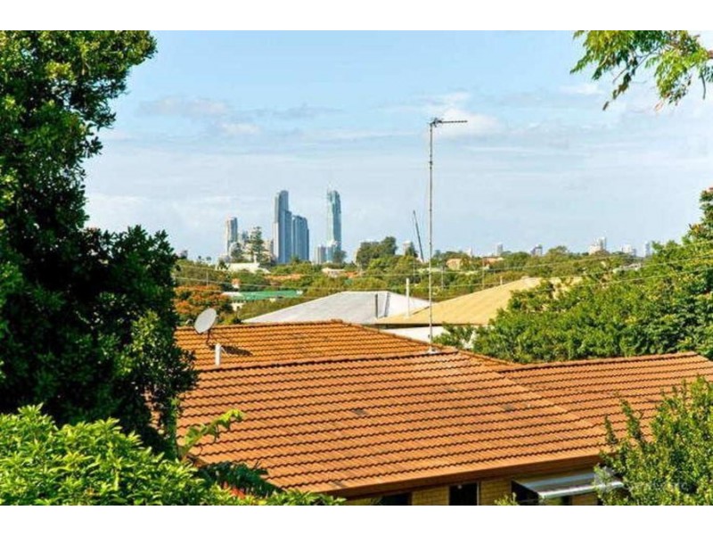 1/122 Johnston Street, Southport QLD 4215