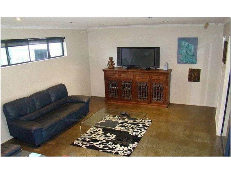 17 Edward Street, Labrador QLD 4215
