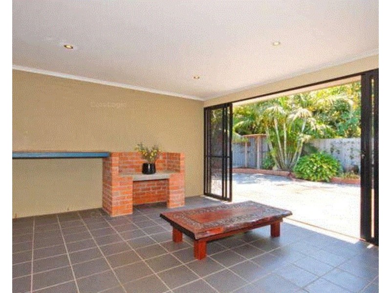 17 Edward Street, Labrador QLD 4215