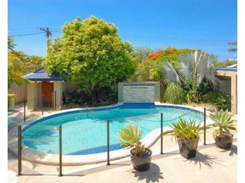 17 Edward Street, Labrador QLD 4215