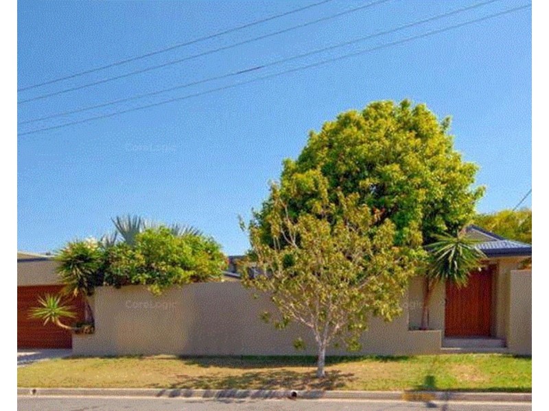 17 Edward Street, Labrador QLD 4215