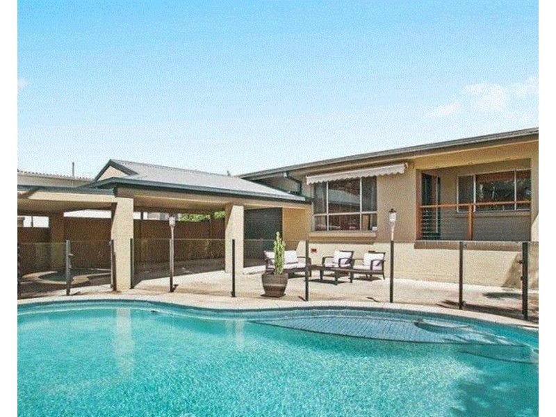 17 Edward Street, Labrador QLD 4215