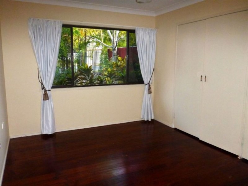 13 Jilpangi Crescent, Ashmore QLD 4214