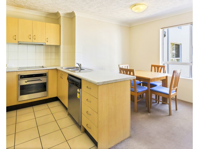 17/3 Norman Street, Southport QLD 4215