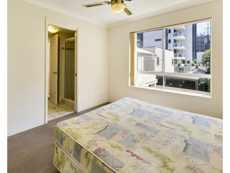 17/3 Norman Street, Southport QLD 4215