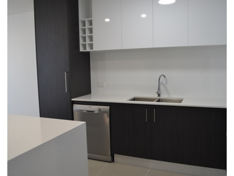 702/26 Spendelove Avenue, Southport QLD 4215